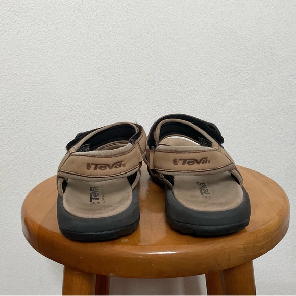 Teva Tan Waterproof Leather Adjustable Strap Sandals Size 9 Hiking Camping - Picture 2 of 5